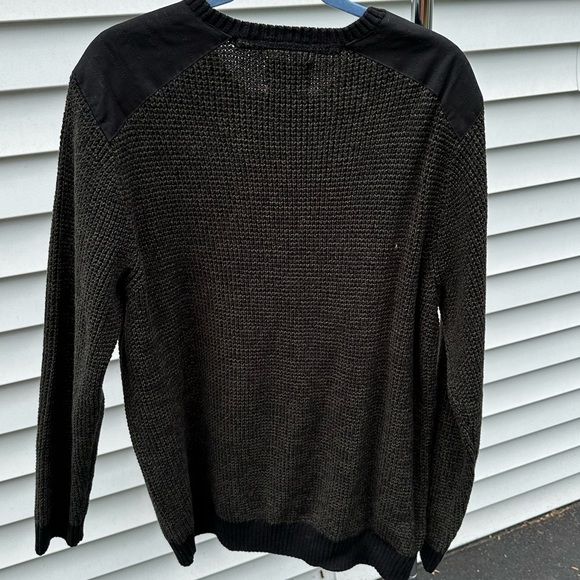 Red Ale Grey Shoulder Patch Sweater - Picture 2 of 6